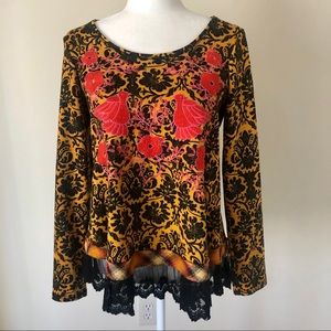 Anthropologie lovely detailed long sleeve top-Like new!
